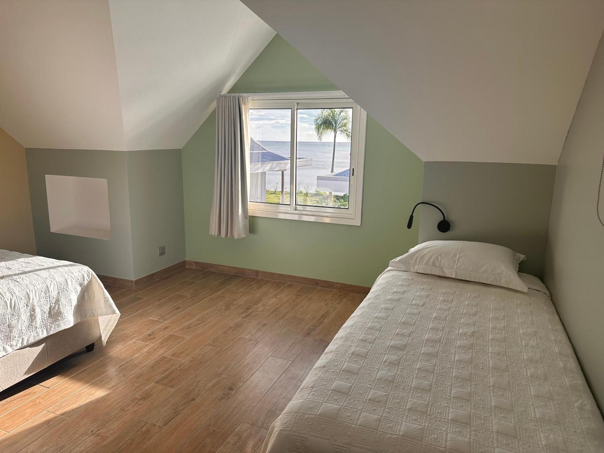 Niu Beach Hotel Муреа Екстериор снимка