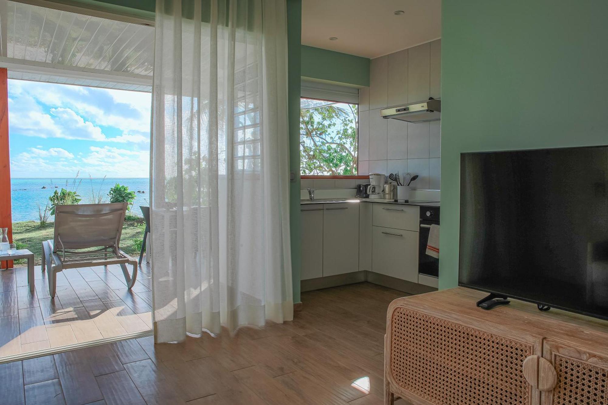 Niu Beach Hotel Муреа Екстериор снимка
