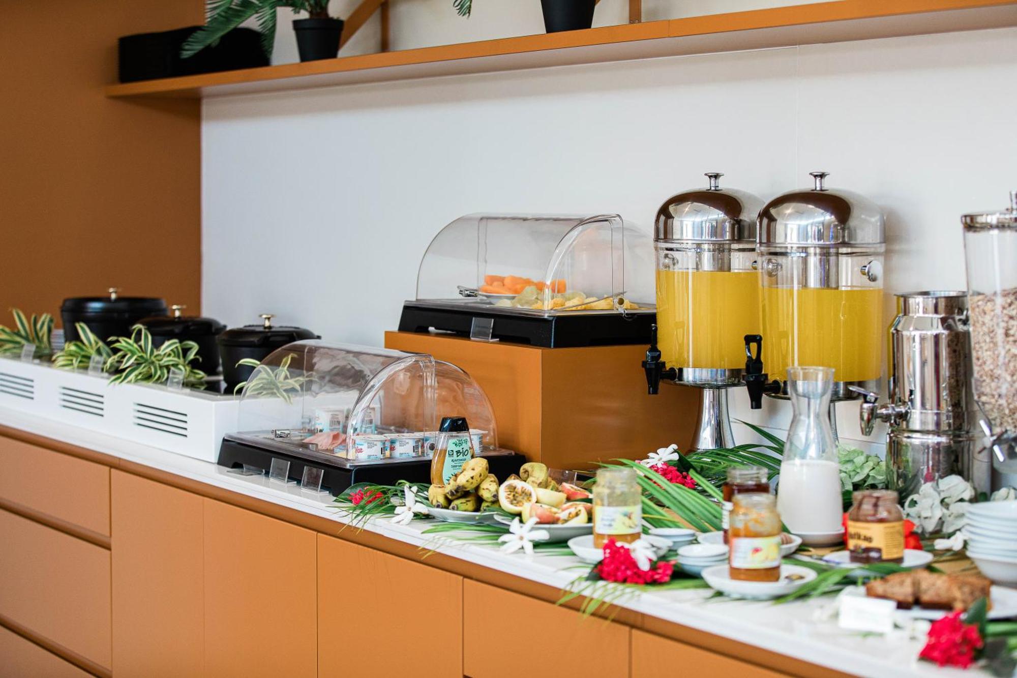 Niu Beach Hotel Муреа Екстериор снимка