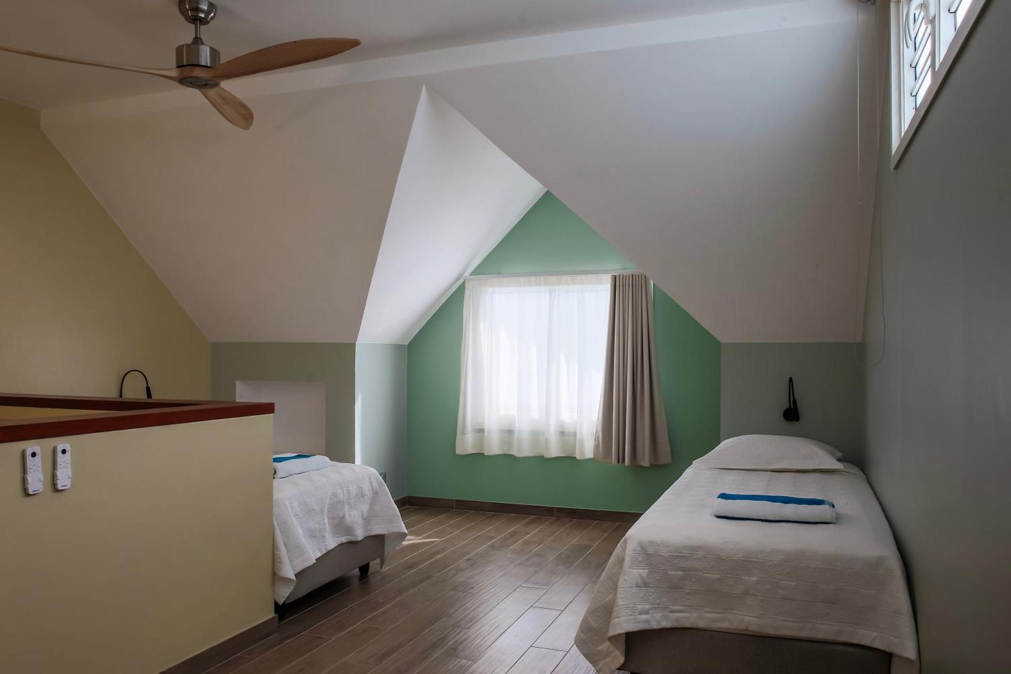 Niu Beach Hotel Муреа Екстериор снимка